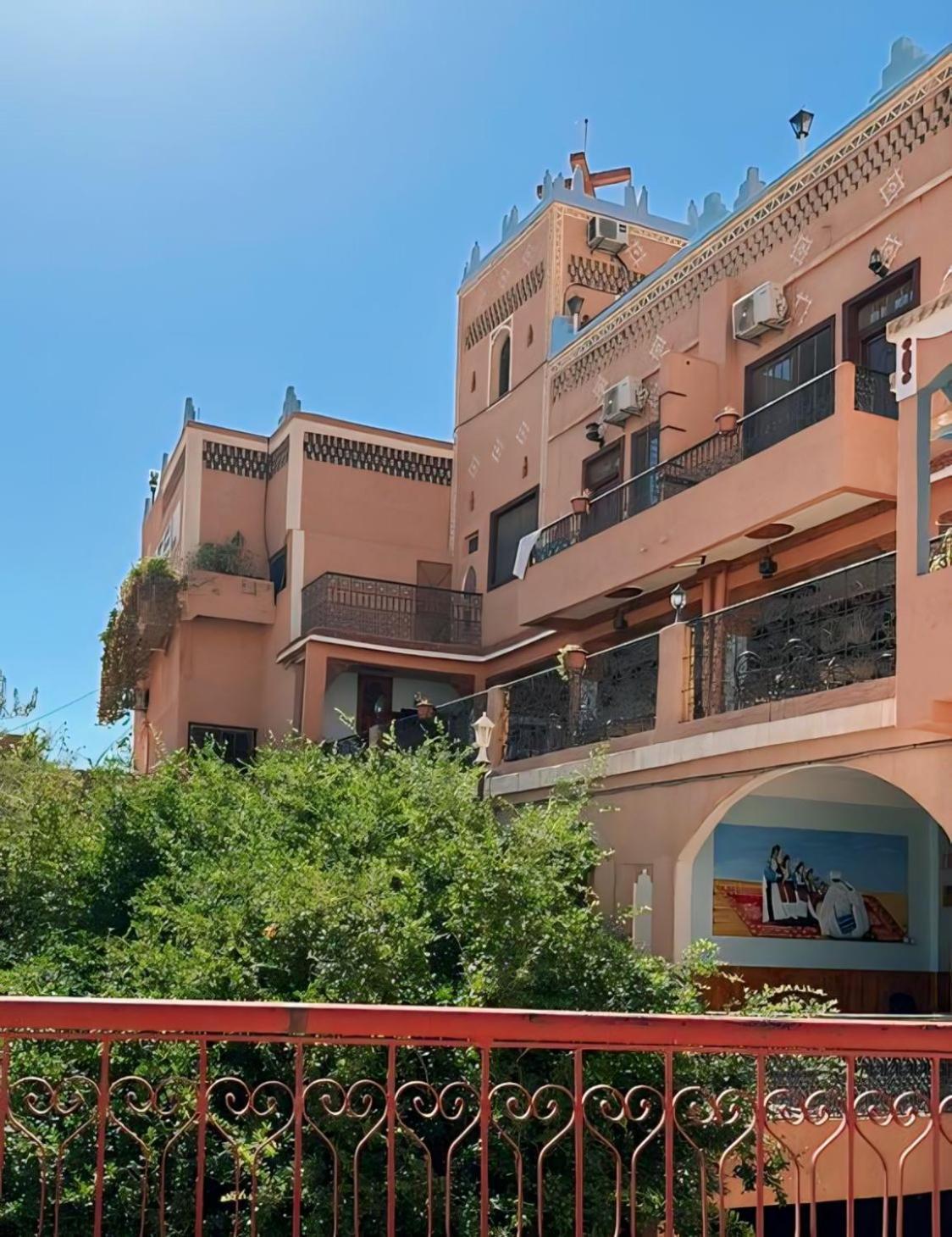 Kasbah La Famille Berbere Hotel Boumalne Dades Bagian luar foto