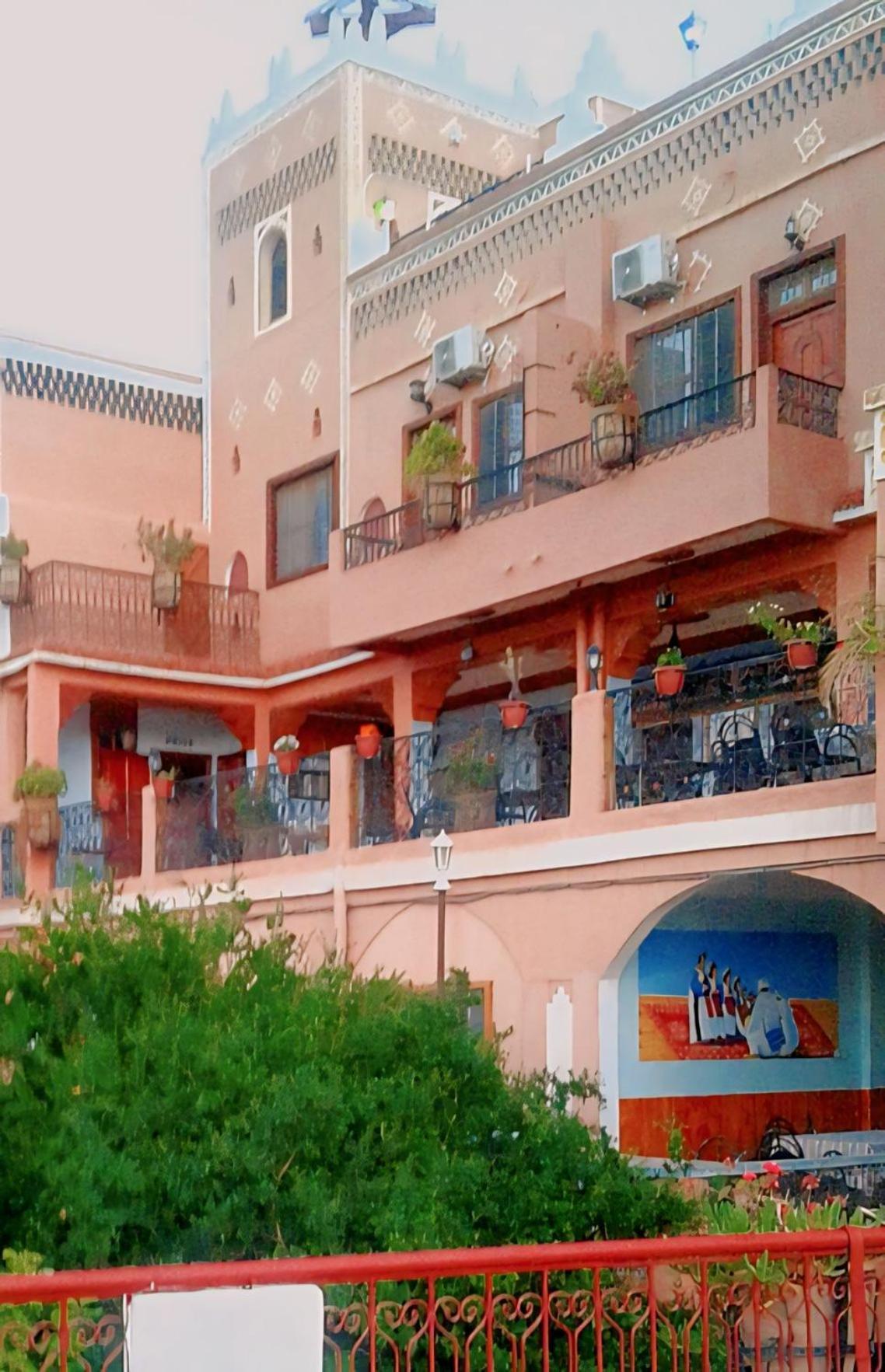 Kasbah La Famille Berbere Hotel Boumalne Dades Bagian luar foto